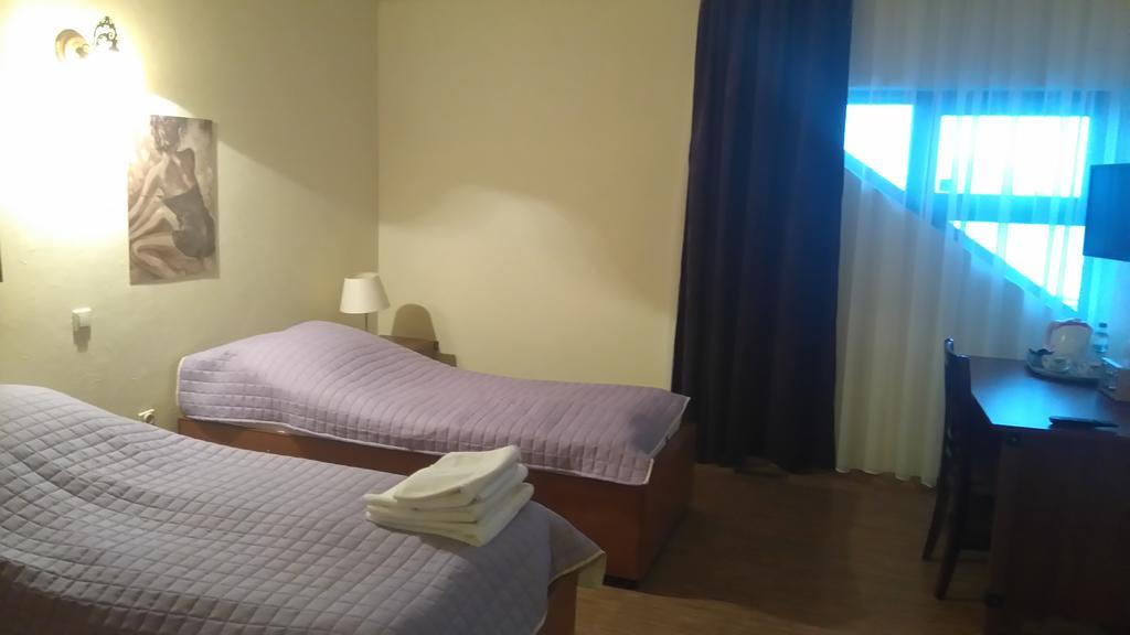 Dalnia Karczma Biesiadna B&B 외부 사진