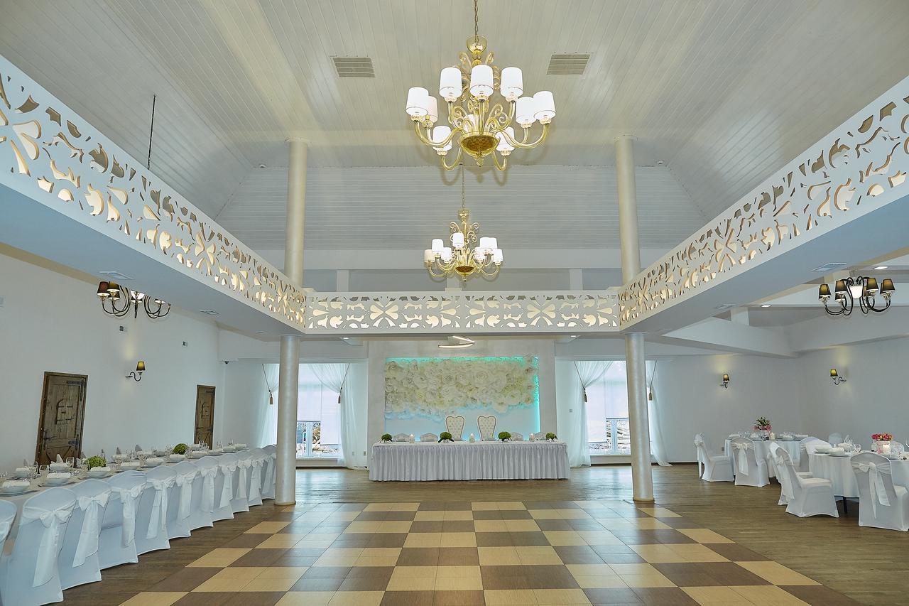 Dalnia Karczma Biesiadna B&B 외부 사진