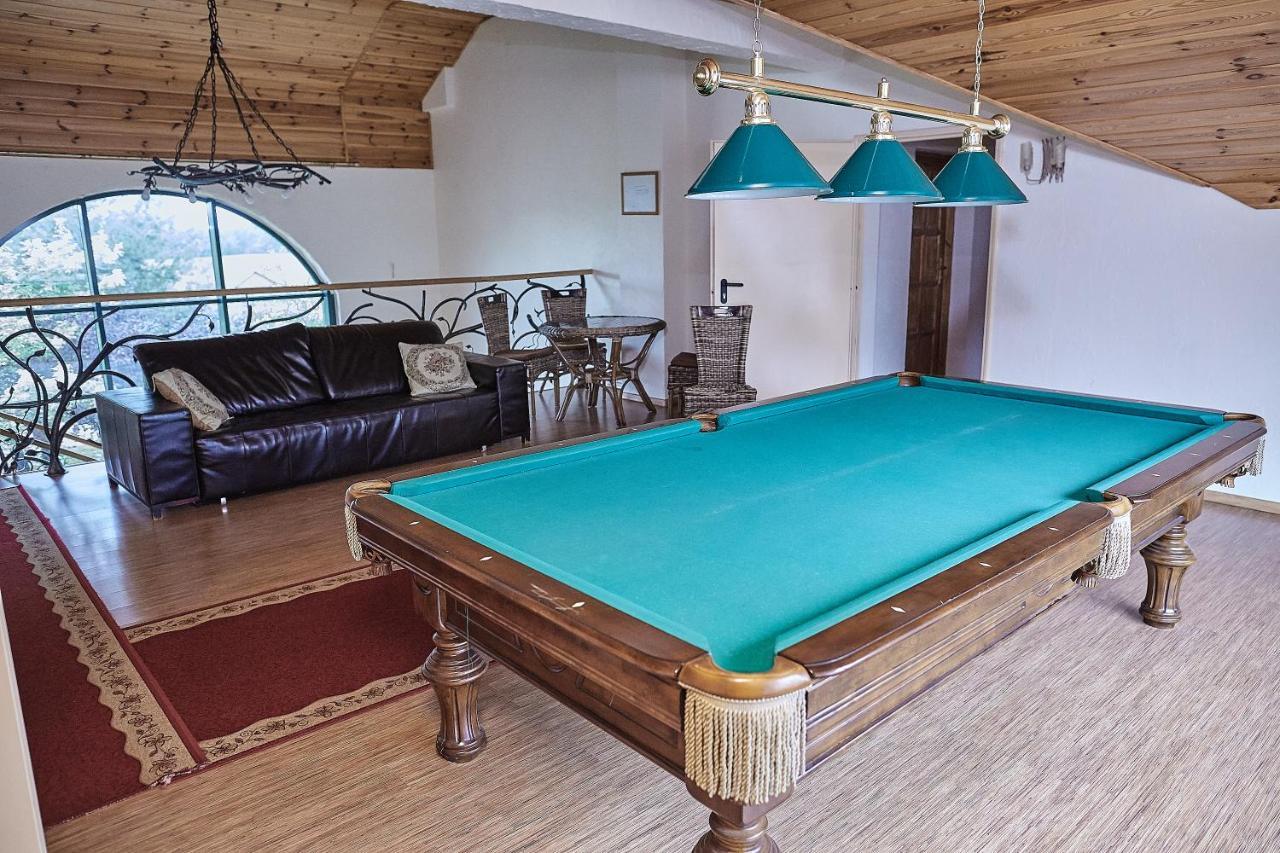 Dalnia Karczma Biesiadna B&B 외부 사진