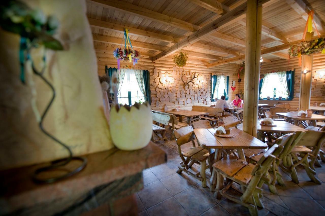 Dalnia Karczma Biesiadna B&B 외부 사진