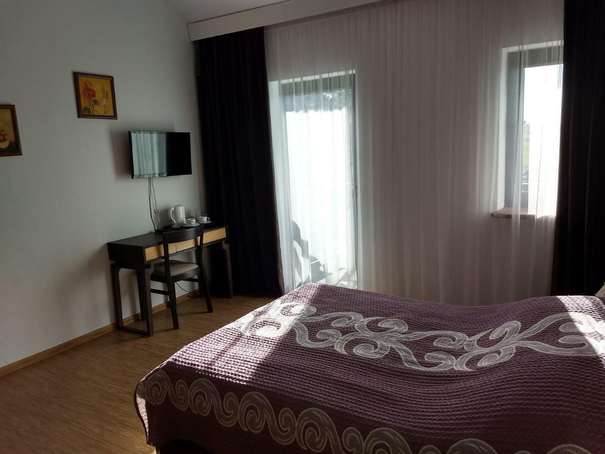 Dalnia Karczma Biesiadna B&B 외부 사진