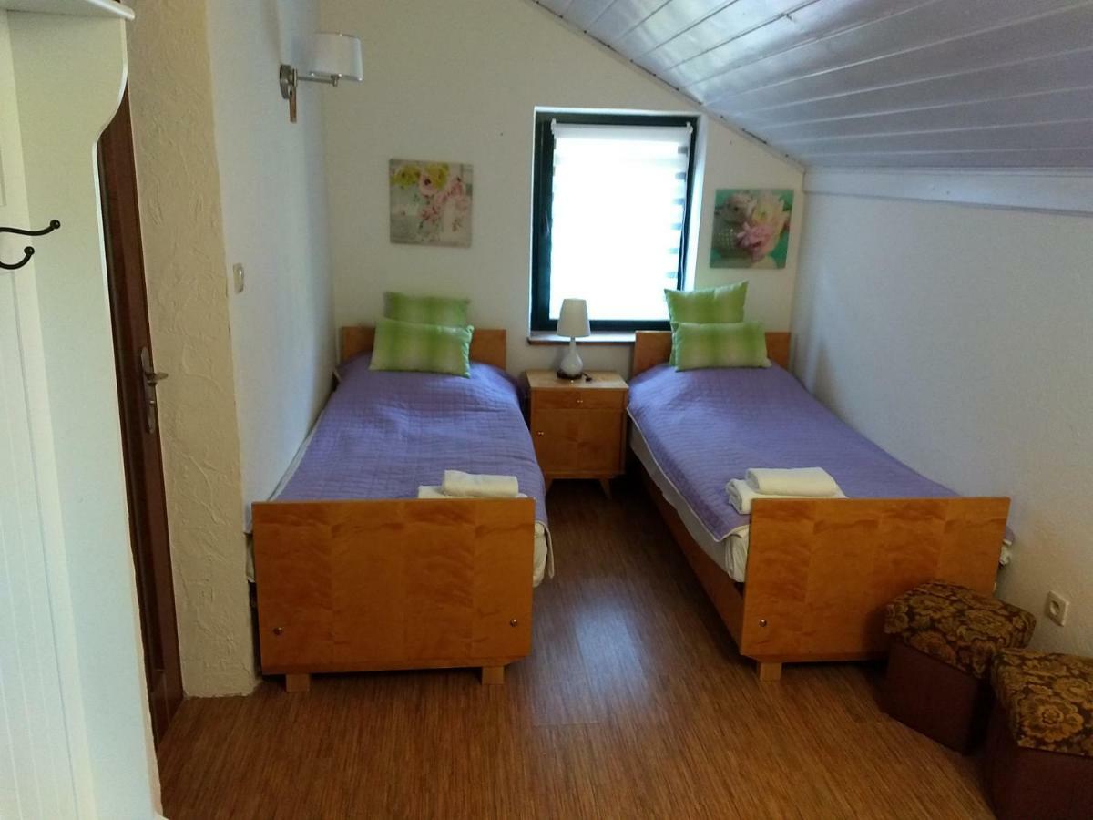 Dalnia Karczma Biesiadna B&B 외부 사진